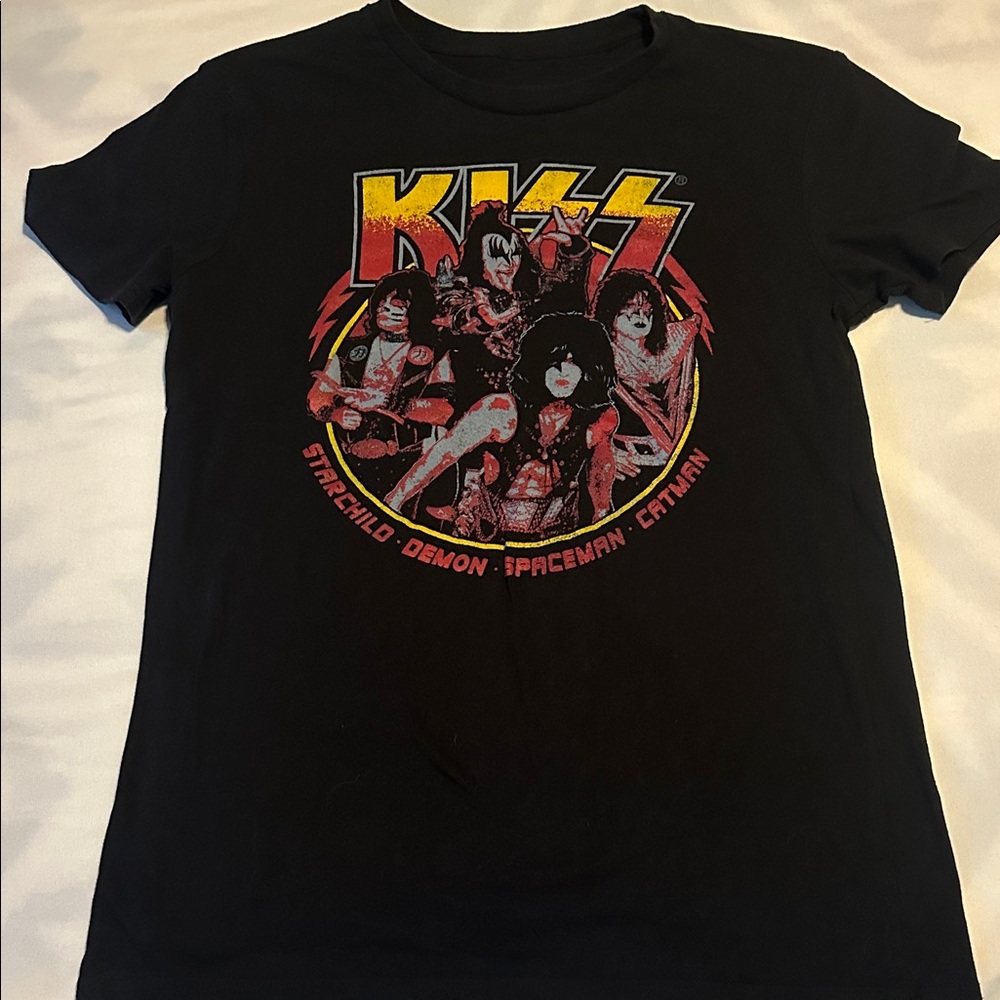 Women’s Kiss Tee Size Small